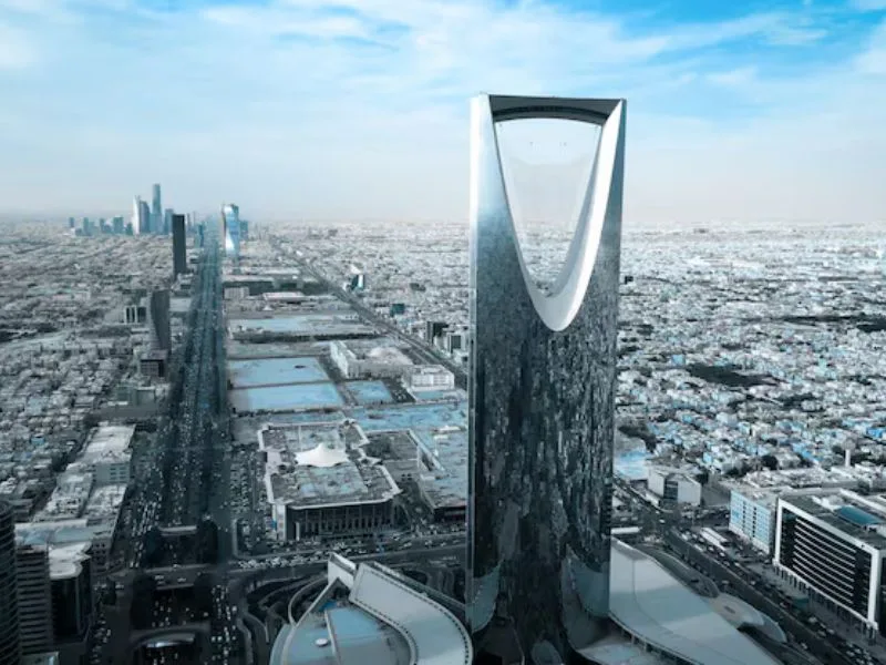 الخدمات القانونية لقطاع الدفاع والصناعات العسكرية في جدة